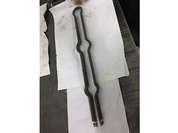 包弯好热流道加热管