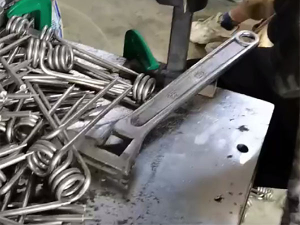 弹簧形发热管加工