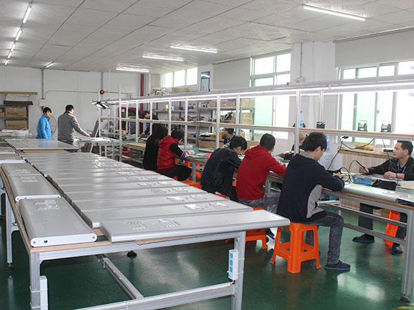 LED路灯生产车间
