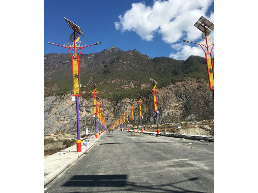 贵州民族特色太阳路灯案例