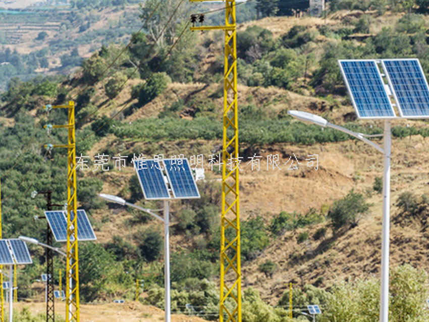 云南大理某镇太阳路灯案例图