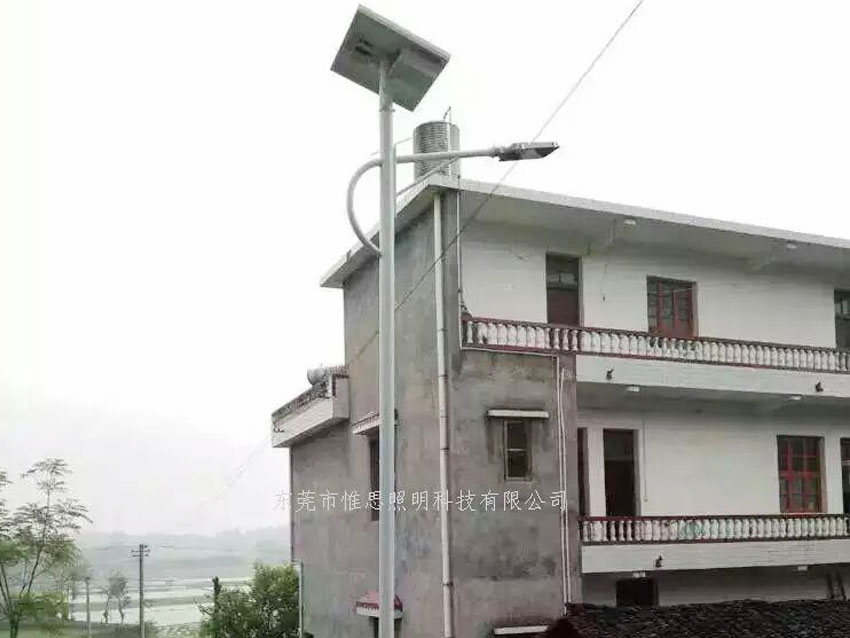 韶关某村太阳能路灯