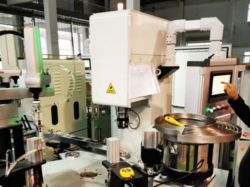 阀体组装压装线