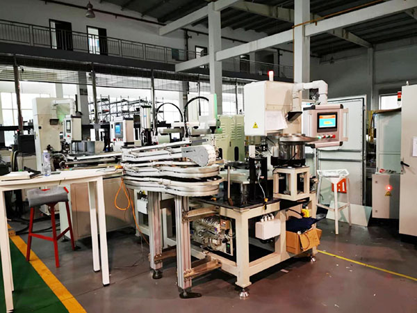 阀体组装压装线