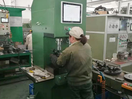 汽车刹车盘压装线