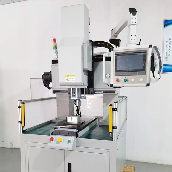 单工作台伺服旋铆机