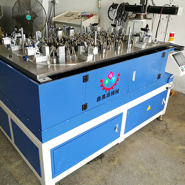 伺服多轴攻牙机