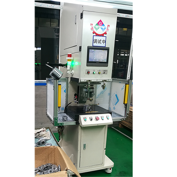 铝件伺服旋铆机