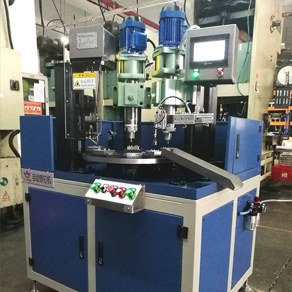 转盘式攻牙铆钉机