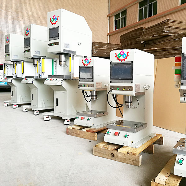 伺服压力测试机