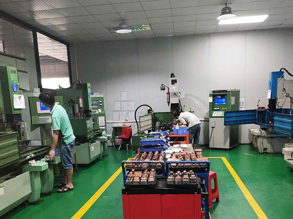 选择高品质塑胶模具，让您的产品从“模”开始领先一步！