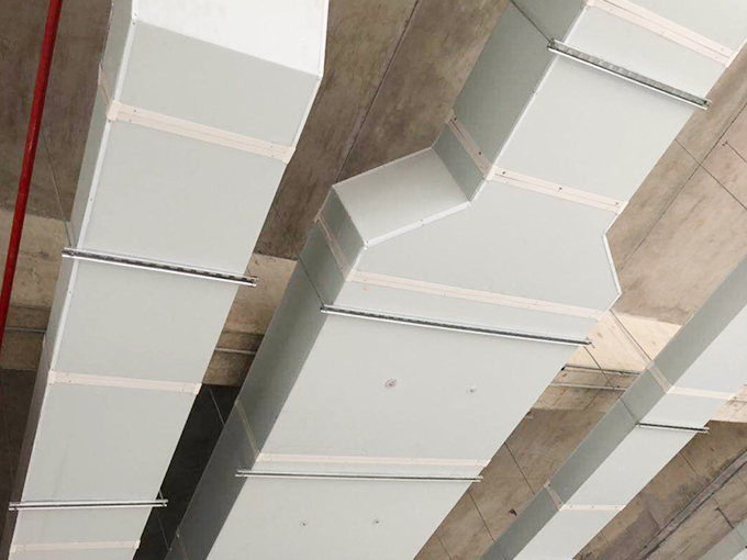 彩钢酚醛复合风管施工...