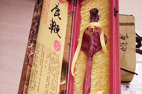 鹿鞭既能做菜又能泡酒何乐而不为呢？