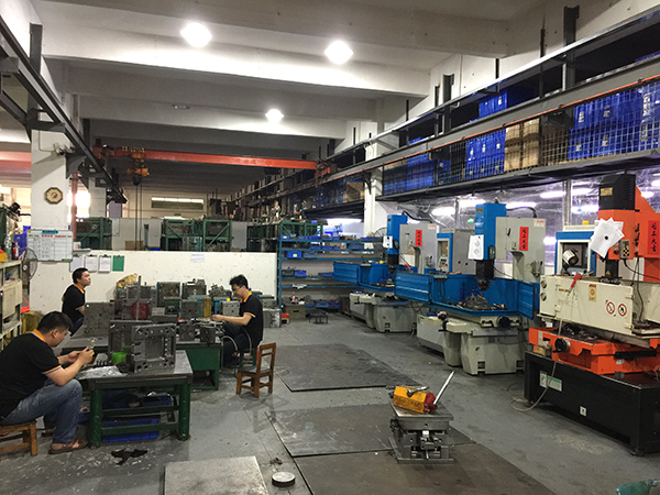 模具火花加工区