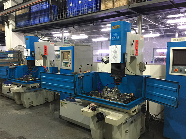 模具火花加工区