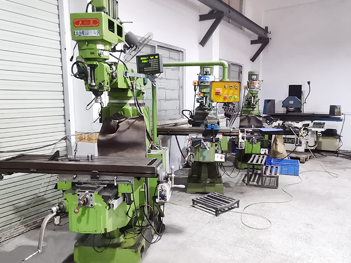 塑胶件模房车间