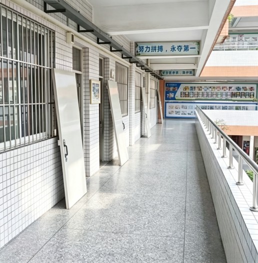 只换门扇不换门框，校园旧门改造可行性与风险对比