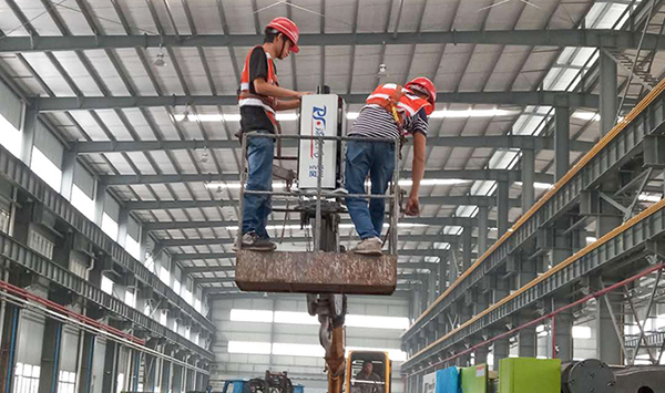 注塑车间大型工业吊扇...