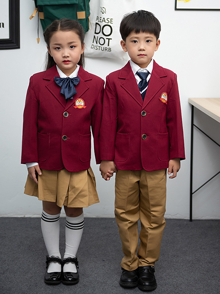 冬季新款幼儿园园服西服