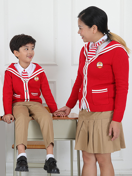 秋季小学校服