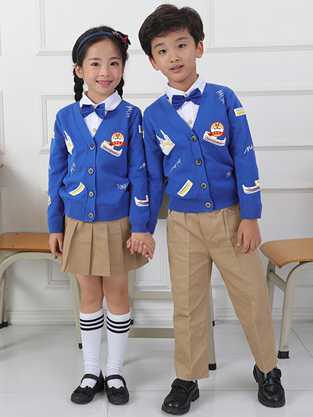 幼儿园园服毛衣三件套