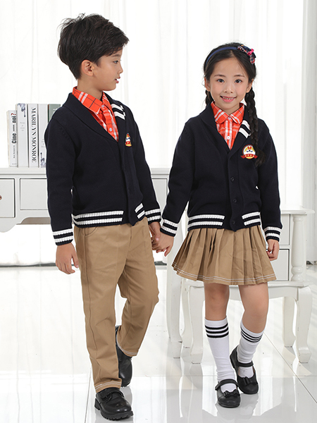 幼儿园秋冬新款园服
