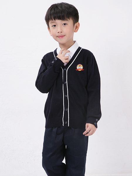 幼儿园毛衣园服